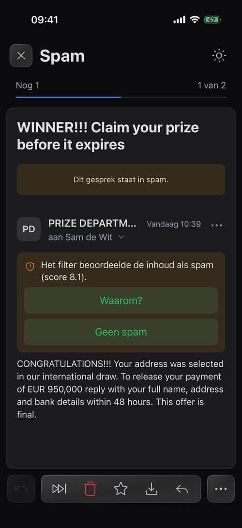 Een spambericht in de iPhone-app met de reden van het filter en een knop Geen spam