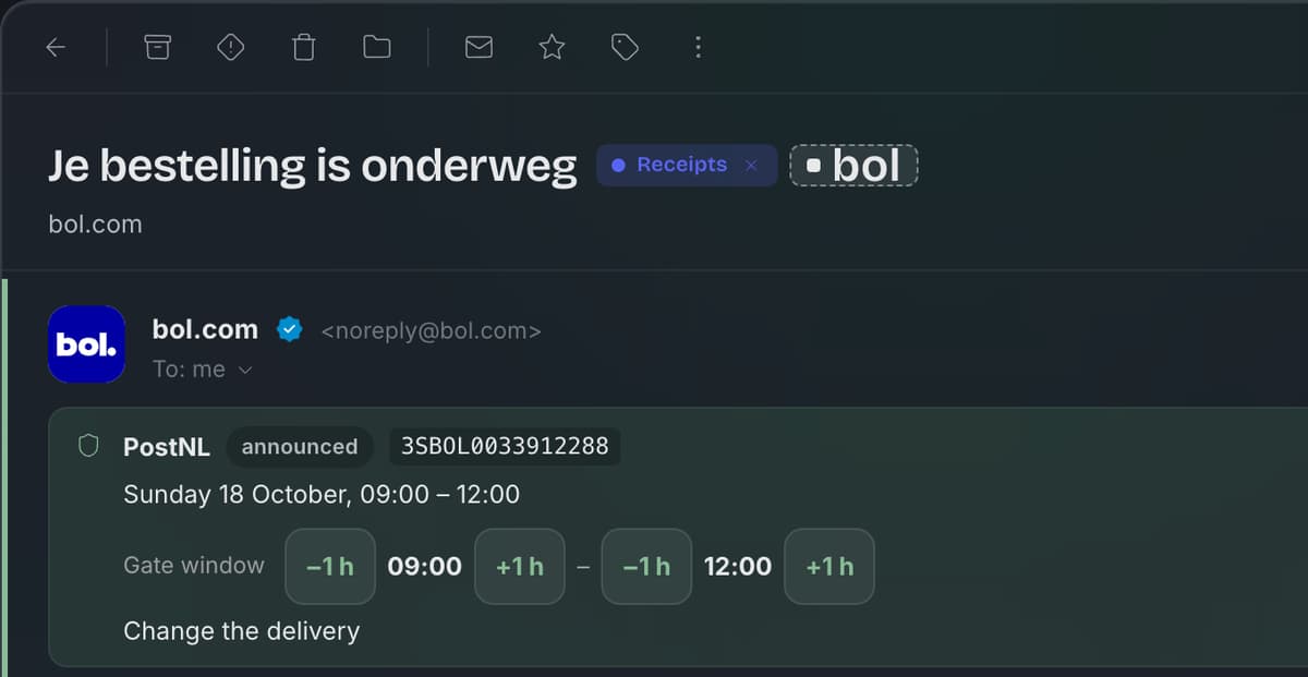 A bol.com mail with a PostNL card: announced, Sunday between 09:00 and 12:00