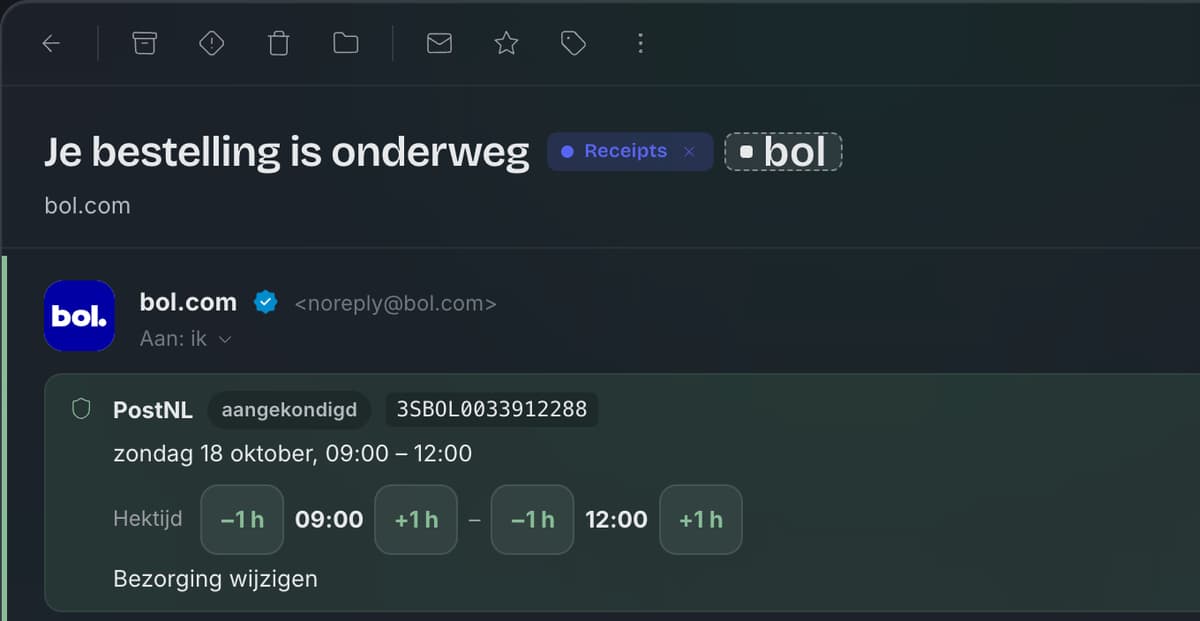 Een mail van bol.com met een PostNL-kaart: aangekondigd, zondag tussen 09:00 en 12:00